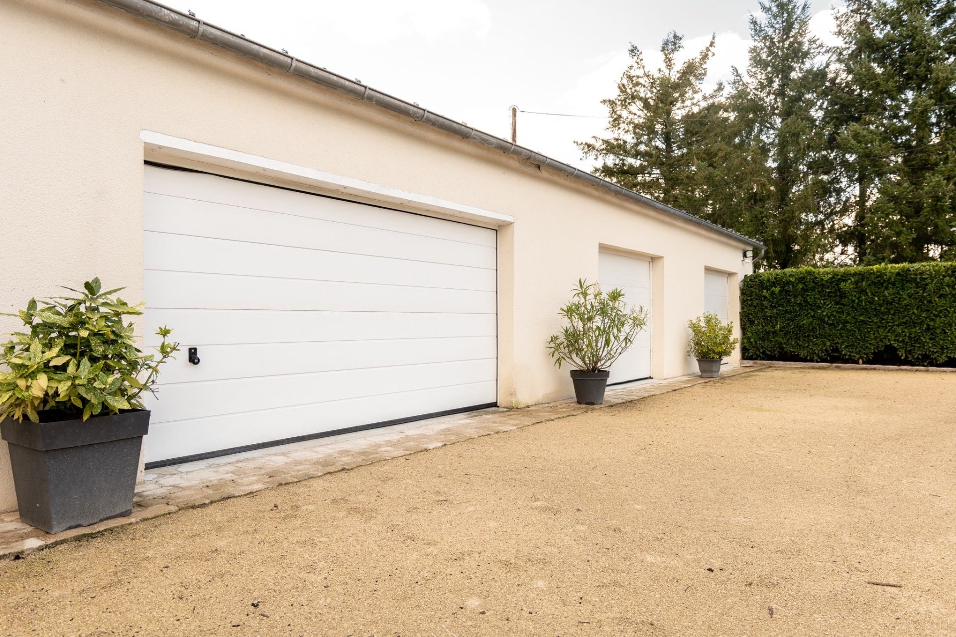 garage for sale on FRESNES (41700)