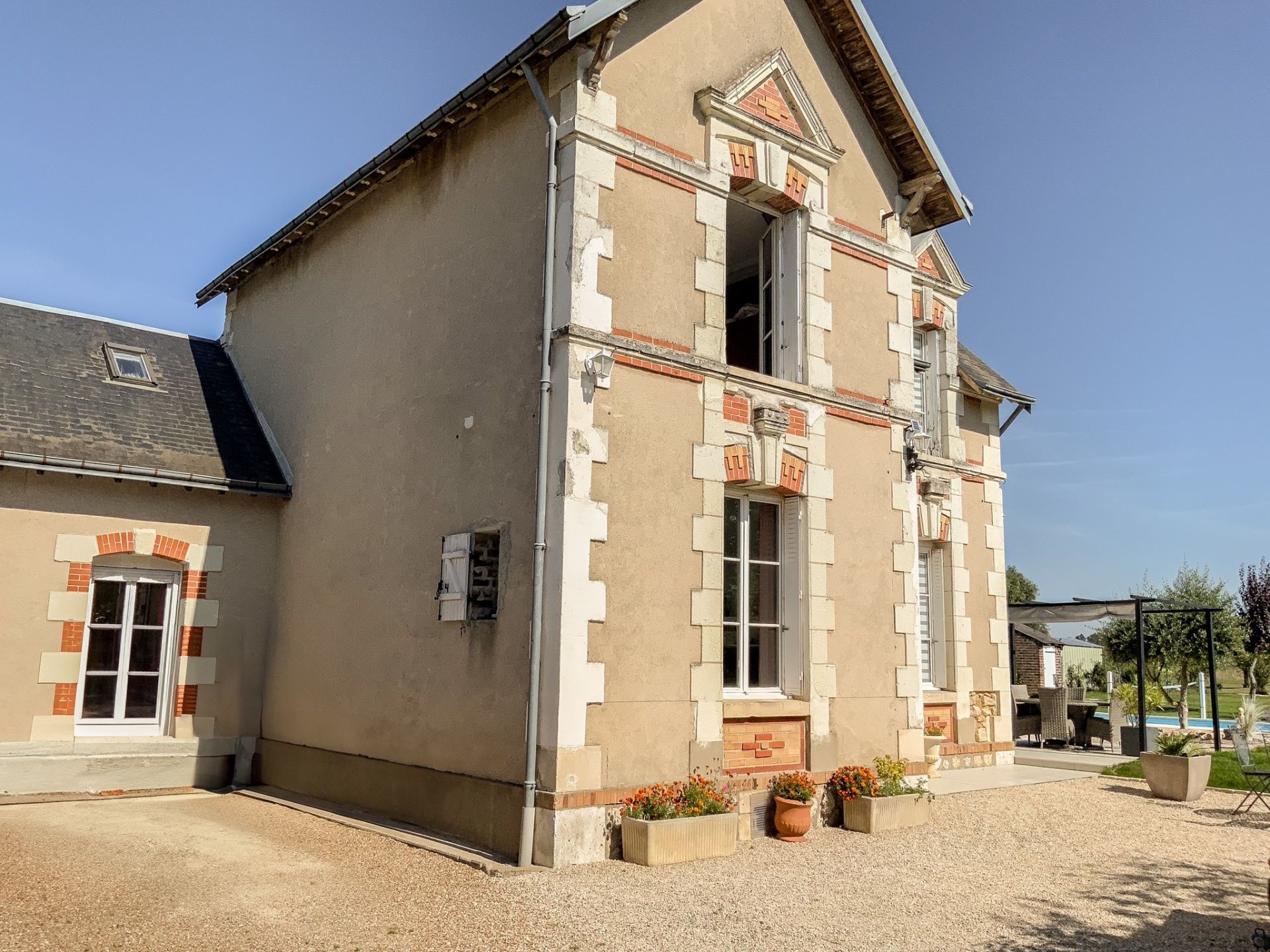 mansion 7 rooms for sale on ST OUEN (41100)