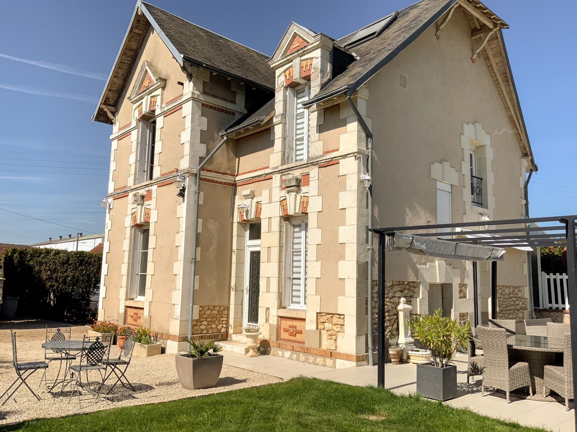 mansion 7 rooms for sale on ST OUEN (41100)